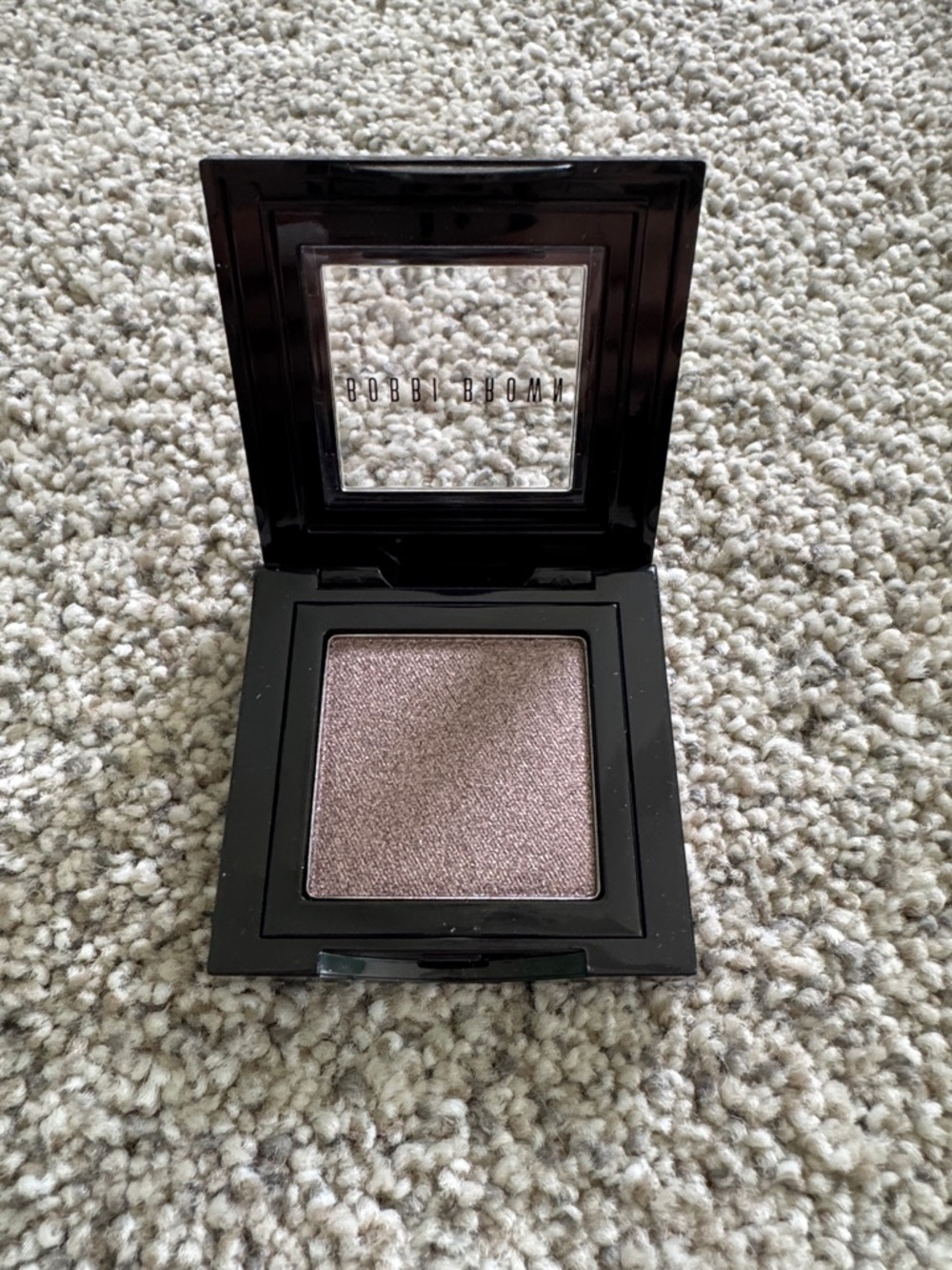 Bobbi Brown Single Eyeshadow in Shimmery Pink-Taupe velvet Plum
